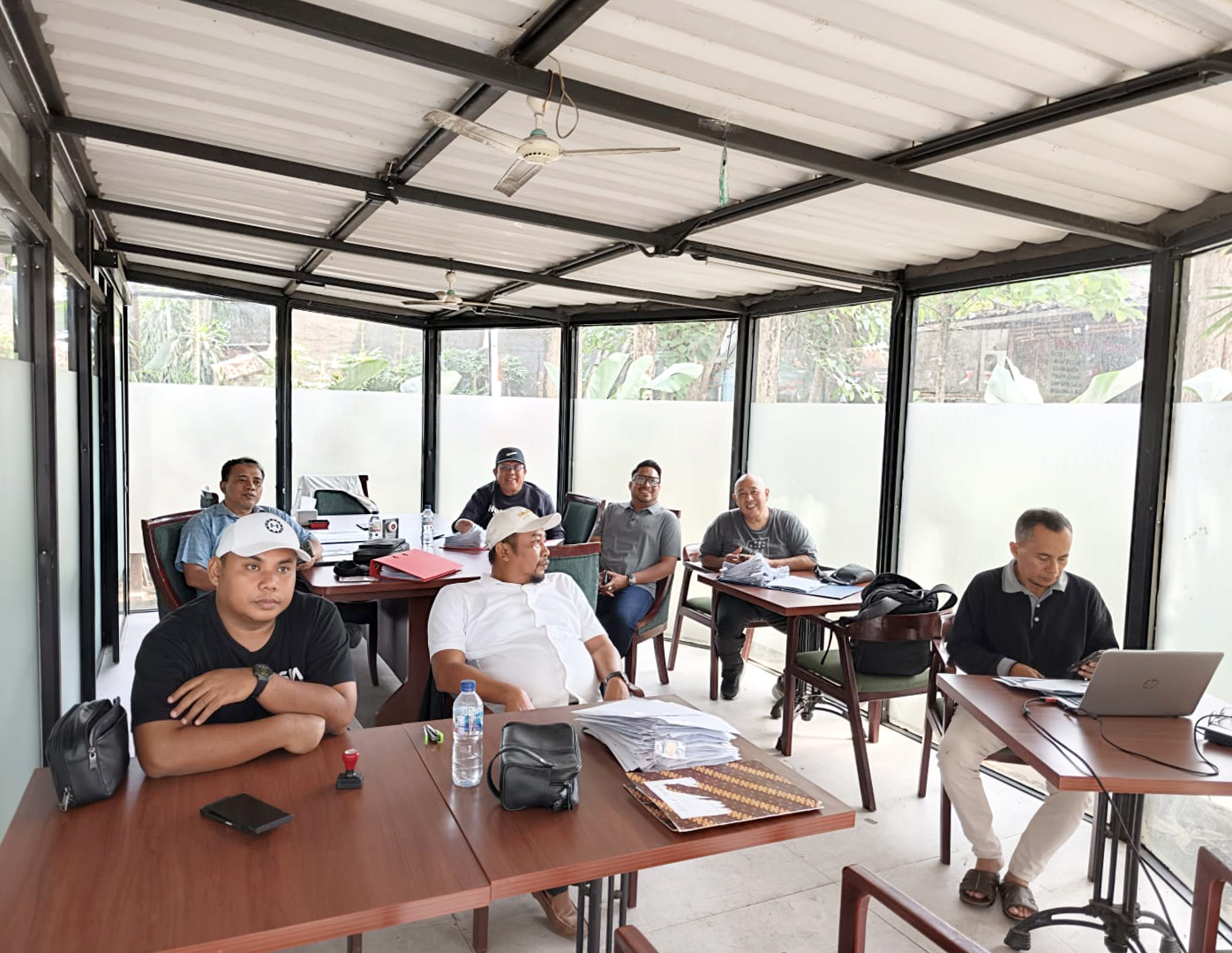 Tim SC MUKAB IX KADIN Kab Bogor melakukan Verifikasi Data Anggota MUKAB IX Kadin Kabupaten Bogor, di The Sanjaya Garden, Kedung Badak, Tanah Sareal, Kota Bogor